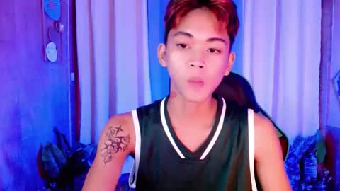 Snapshot of leemoreno18 chatting on 11.02.25 leemoreno18 online show from 11.02.25