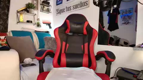 Snapshot of leenar_key chatting on 10.29.25 leenar_key online show from 10.29.25