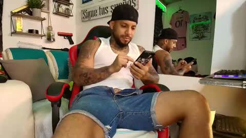 Snapshot of leenar_key chatting on 10.31.25 leenar_key online show from 10.31.25