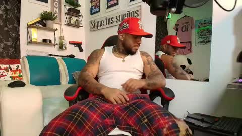 Snapshot of leenar_key chatting on 11.10.25 leenar_key online show from 11.10.25