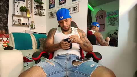 Snapshot of leenar_key chatting on 12.01.25 leenar_key online show from 12.01.25