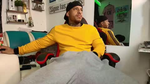 Snapshot of leenar_key chatting on 12.03.25 leenar_key online show from 12.03.25