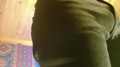 Snapshot of lefrancais33000 chatting on 11.28.25 Dliciousman online show from 11.28.25