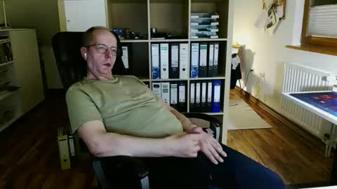 Snapshot of lefti27 chatting on 04.19.26 Dave online show from 04.19.26