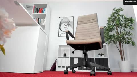 Elle  online show from 12.19.25