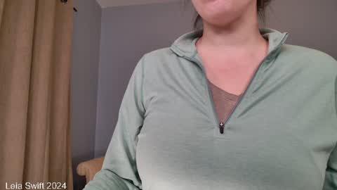 Leia Swift online show from 12.02.24