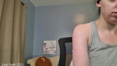 Leia Swift online show from 10.05.25