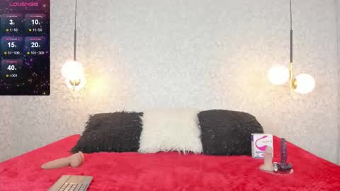 Snapshot of leigh_angels chatting on 10.23.25 LEIGH ANGELS online show from 10.23.25