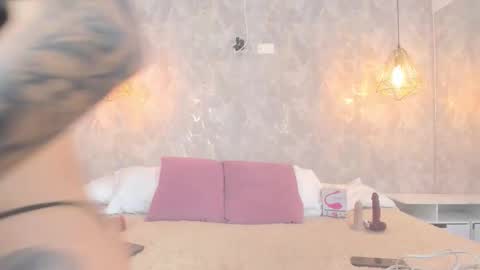 Snapshot of leigh_angels chatting on 12.04.25 LEIGH ANGELS online show from 12.04.25