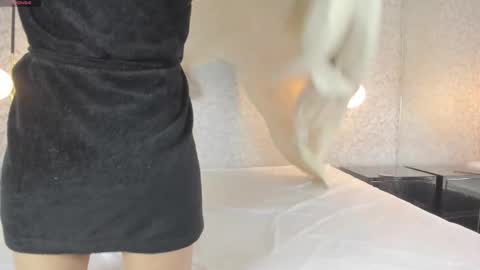 LEIGH ANGELS online show from 03.21.26