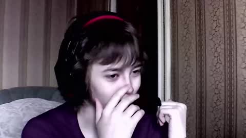 Snapshot of leigharedcross chatting on 03.03.26 Viola online show from 03.03.26