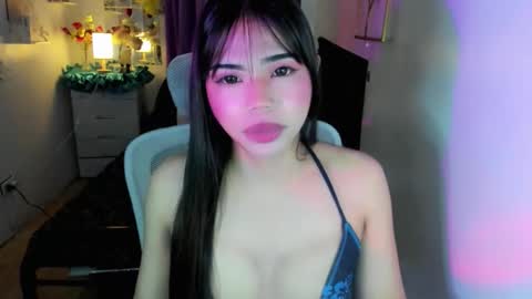 Snapshot of leighottie chatting on 01.18.26 leighottie online show from 01.18.26