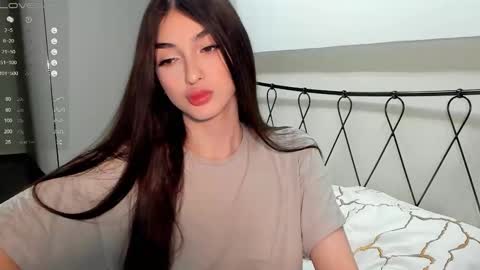 Leila online show from 03.12.25