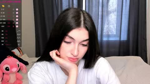 Leila online show from 04.17.26