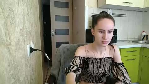 Snapshot of leila_monaco chatting on 09.20.25 Leila online show from 09.20.25