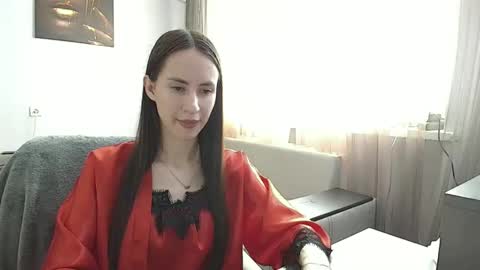 Snapshot of leila_monaco chatting on 09.27.25 Leila online show from 09.27.25