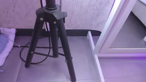 Leila online show from 12.13.25