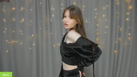 Snapshot of leiladream chatting on 09.11.25 leiladream online show from 09.11.25