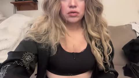 Jennifer online show from 11.04.25