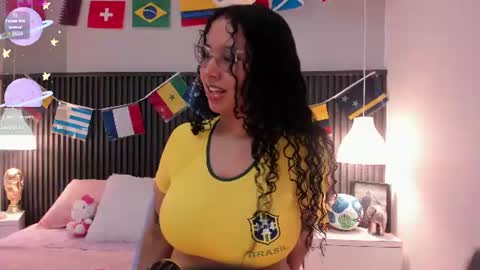 Snapshot of lena_ricci chatting on 06.16.26 Lena online show from 06.16.26