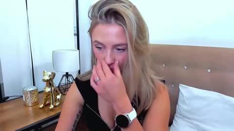 lena_sexi online show from 10.20.25