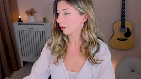 Snapshot of lenamuti chatting on 03.31.26 Lena online show from 03.31.26