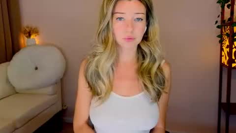 Snapshot of lenamuti chatting on 07.15.26 Lena online show from 07.15.26