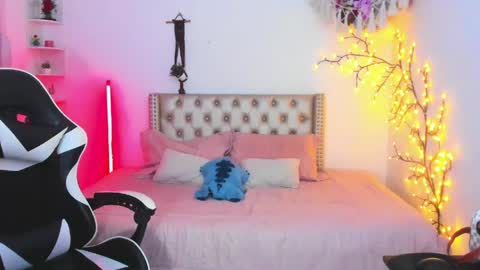 Lena  online show from 04.19.26