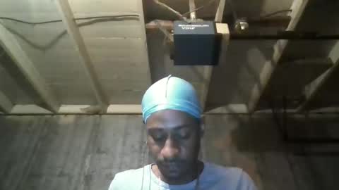 leo199984 online show from 10.18.25