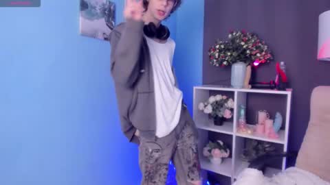 Leo online show from 10.24.25