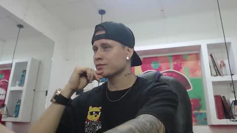 Snapshot of leo_cumming01 chatting on 02.09.25 Yesid online show from 02.09.25