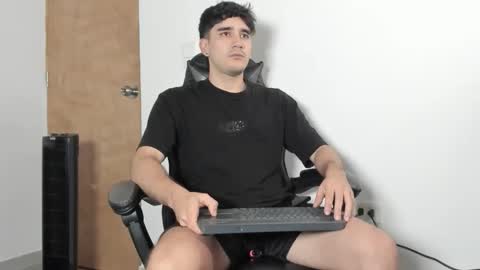 Leo Jones online show from 12.20.25