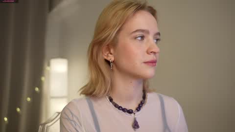 Snapshot of leo_lulu chatting on 01.06.25 Ashly online show from 01.06.25