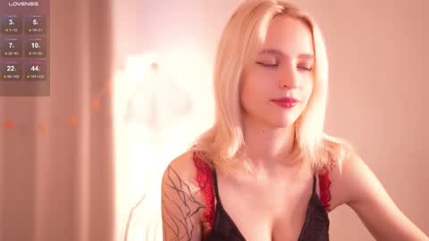 Snapshot of leo_lulu chatting on 11.01.25 Ashly online show from 11.01.25