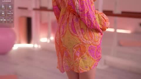 Snapshot of leo_lulu chatting on 11.26.25 Ashly online show from 11.26.25