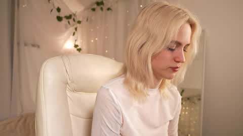 Snapshot of leo_lulu chatting on 12.02.25 Ashly online show from 12.02.25