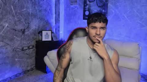 Leo independent model online show from 11.20.25