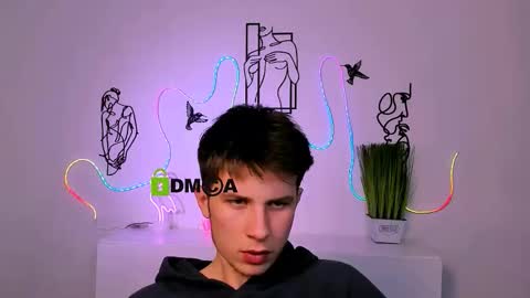 Snapshot of leo_valor chatting on 12.21.25 leo_valor online show from 12.21.25