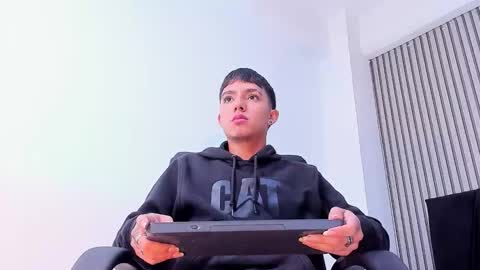 leohard_ online show from 01.14.26