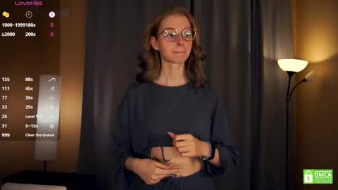 Snapshot of leolakorner chatting on 12.15.25 Hello Im Roxy Im just starting my journey here so lets get acquainted online show from 12.15.25