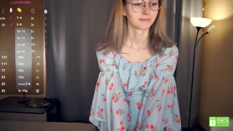 Hello Im Roxy Im just starting my journey here so lets get acquainted online show from 01.14.26