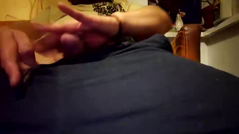 Snapshot of leolongbln chatting on 11.06.25 leolongbln online show from 11.06.25