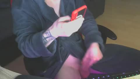 Snapshot of leon_97 chatting on 12.11.24 Lele 97 online show from 12.11.24