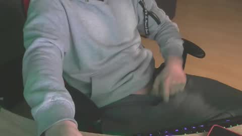 Snapshot of leon_97 chatting on 01.11.25 Lele 97 online show from 01.11.25