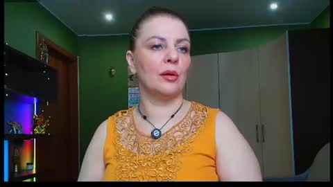 Snapshot of leona_tracie chatting on 07.01.26 Leona tracie online show from 07.01.26