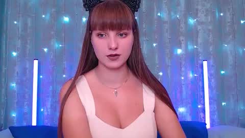 Snapshot of leonaalove chatting on 09.14.25 Leonaalove online show from 09.14.25