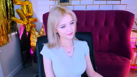 Snapshot of leonastone chatting on 09.12.25 leonastone online show from 09.12.25