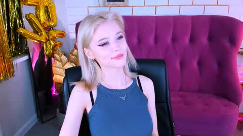 Snapshot of leonastone chatting on 09.20.25 leonastone online show from 09.20.25