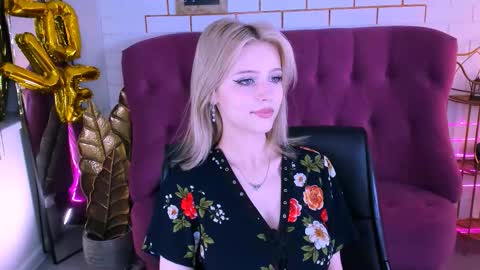 Snapshot of leonastone chatting on 10.30.25 leonastone online show from 10.30.25