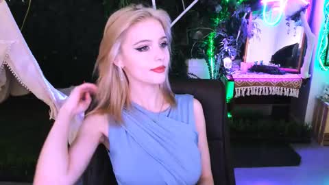 Snapshot of leonastone chatting on 11.28.25 leonastone online show from 11.28.25